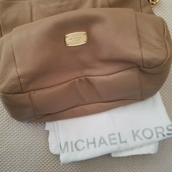 Michael Kors Leather Large Satchel - Picture 4 of 8
